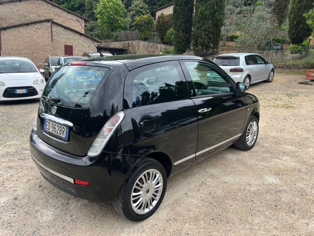 Lancia Ypsilon 1.3 MJT 75 CV Elle