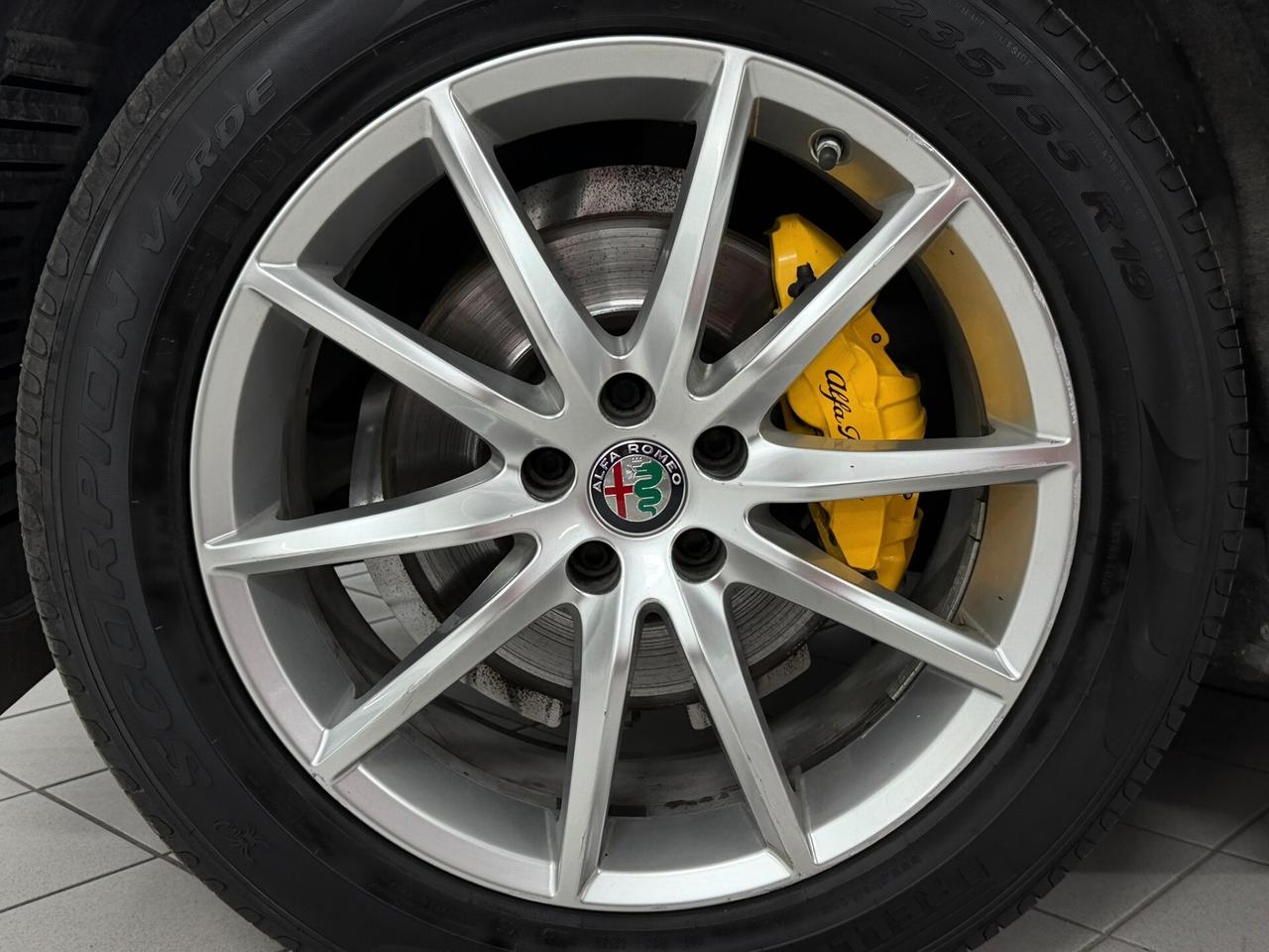 2.2 TD 190 CV EXECUTIVE Q4 19" HARMAN KARDON + SUBWOOFER