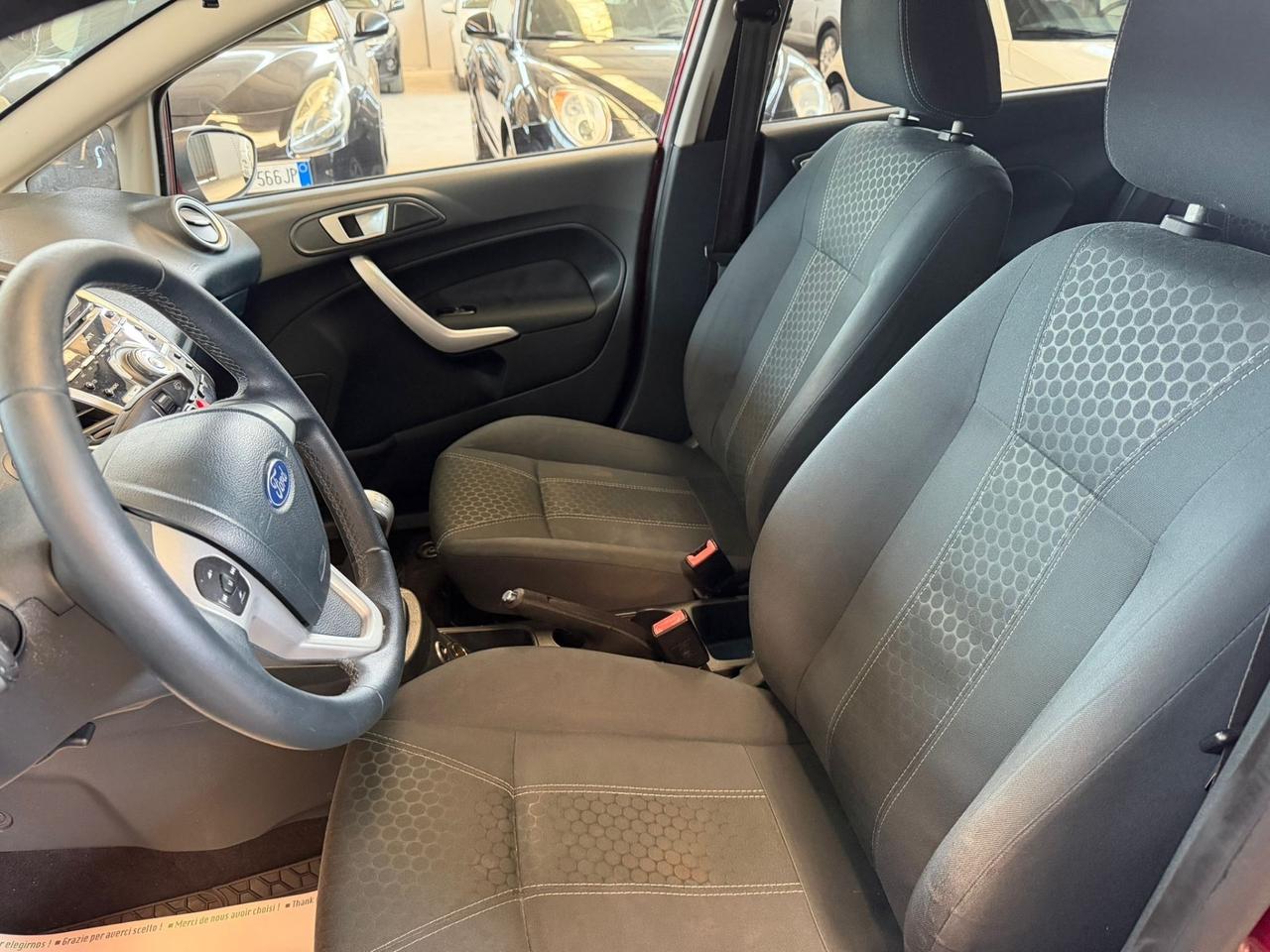 Ford Fiesta 1.4 16V 5p. Bz.- GPL Titanium Bs.