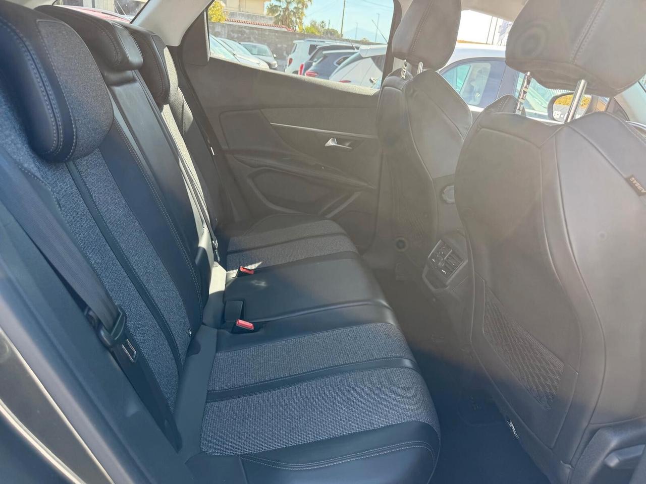 Peugeot 3008 BlueHDi 130 S&S Allure-2018
