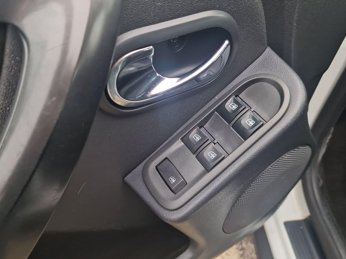 DACIA DUSTER 1.6 LAUREATE