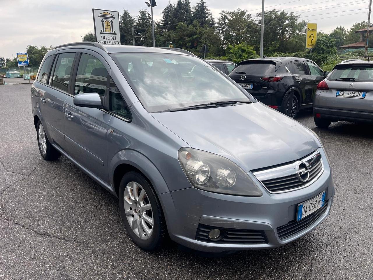 Opel Zafira 1.6 16V Twinport Cosmo