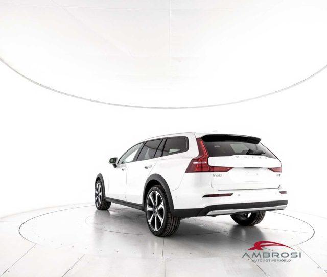 VOLVO V60 Cross Country Mild Hybrid B4 AWD automatico Ultimate