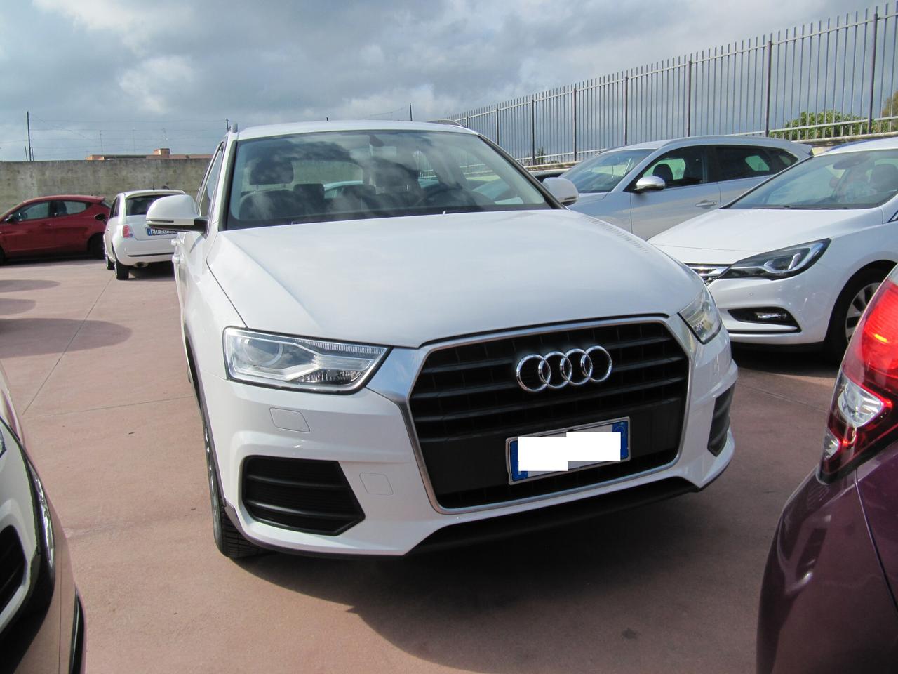 Audi Q3 2.0 TDI 120 CV Business