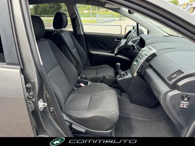 TOYOTA Corolla Verso 2.2 16V D-4D D-Cat