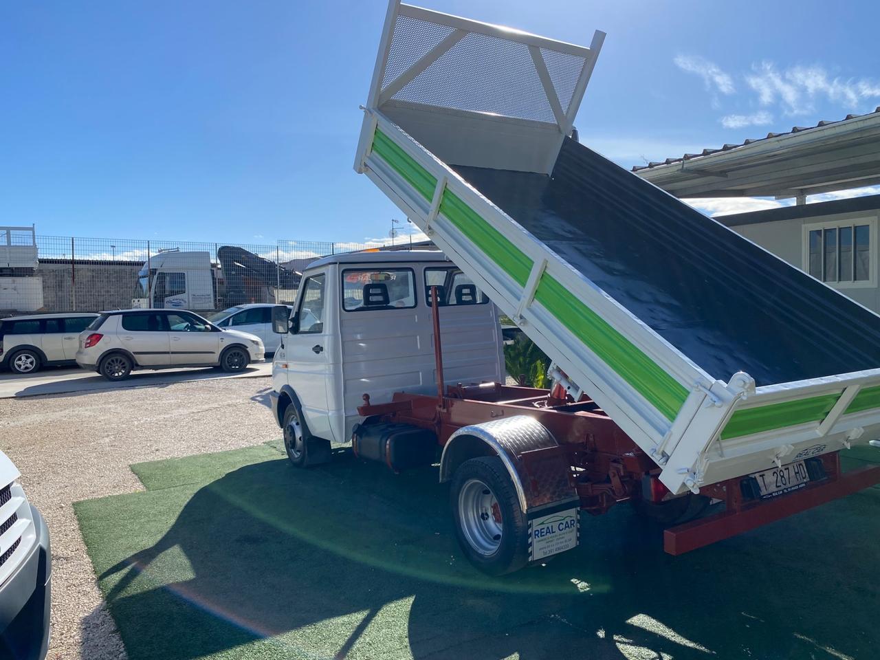 Iveco Daily 35-12 Ribaltabile Trilaterale 3 Posti