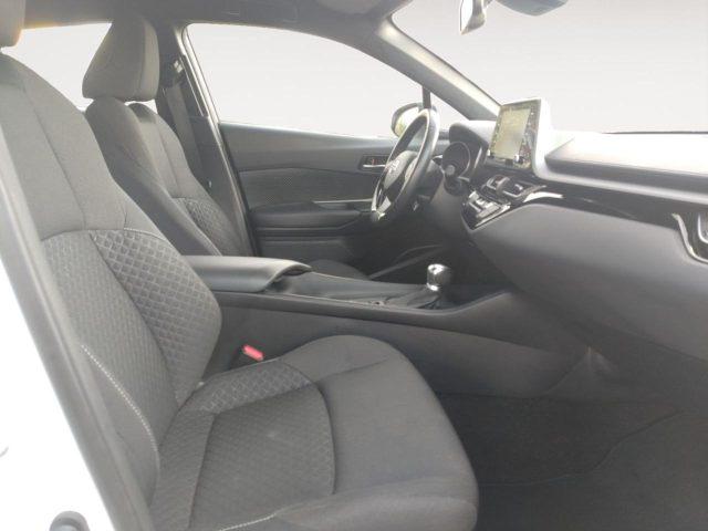TOYOTA C-HR 1.8 Hybrid E-CVT Business