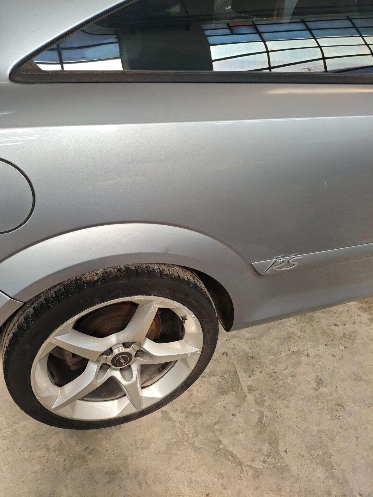 Opel Astra GTC 1.9 CDTI 120CV 3 porte Sport