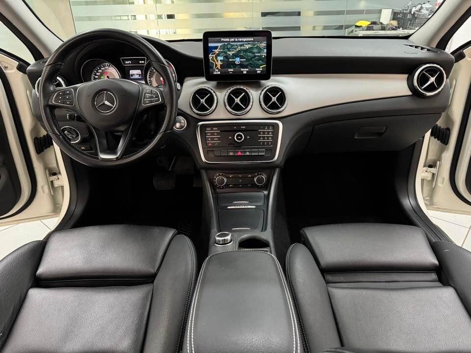 Mercedes-benz GLA 180 d Automatic Enduro 110/CV con TETTO