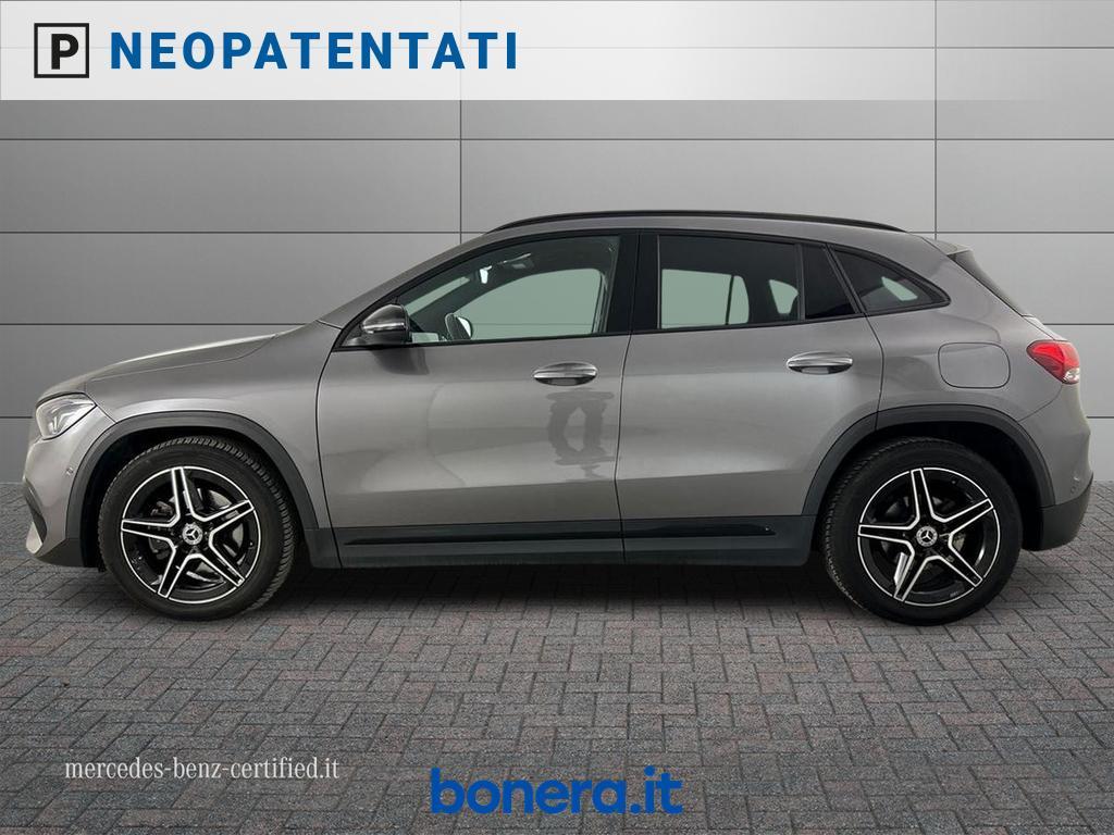 Mercedes GLA 180 180 D Premium 8G-DCT