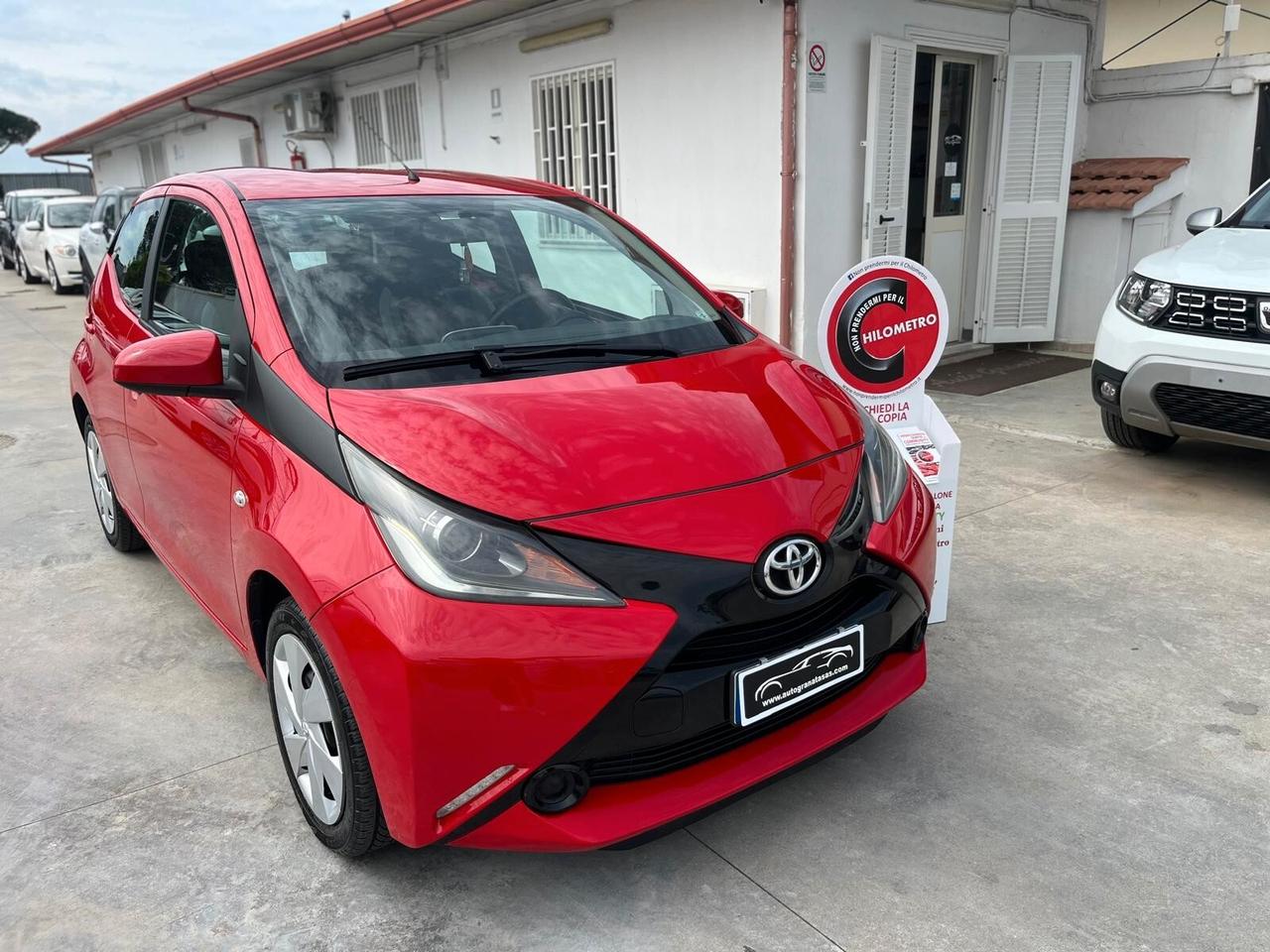 Toyota Aygo 1.0 VVT-i 69cv 5p. X-Play LED Retro Car Play