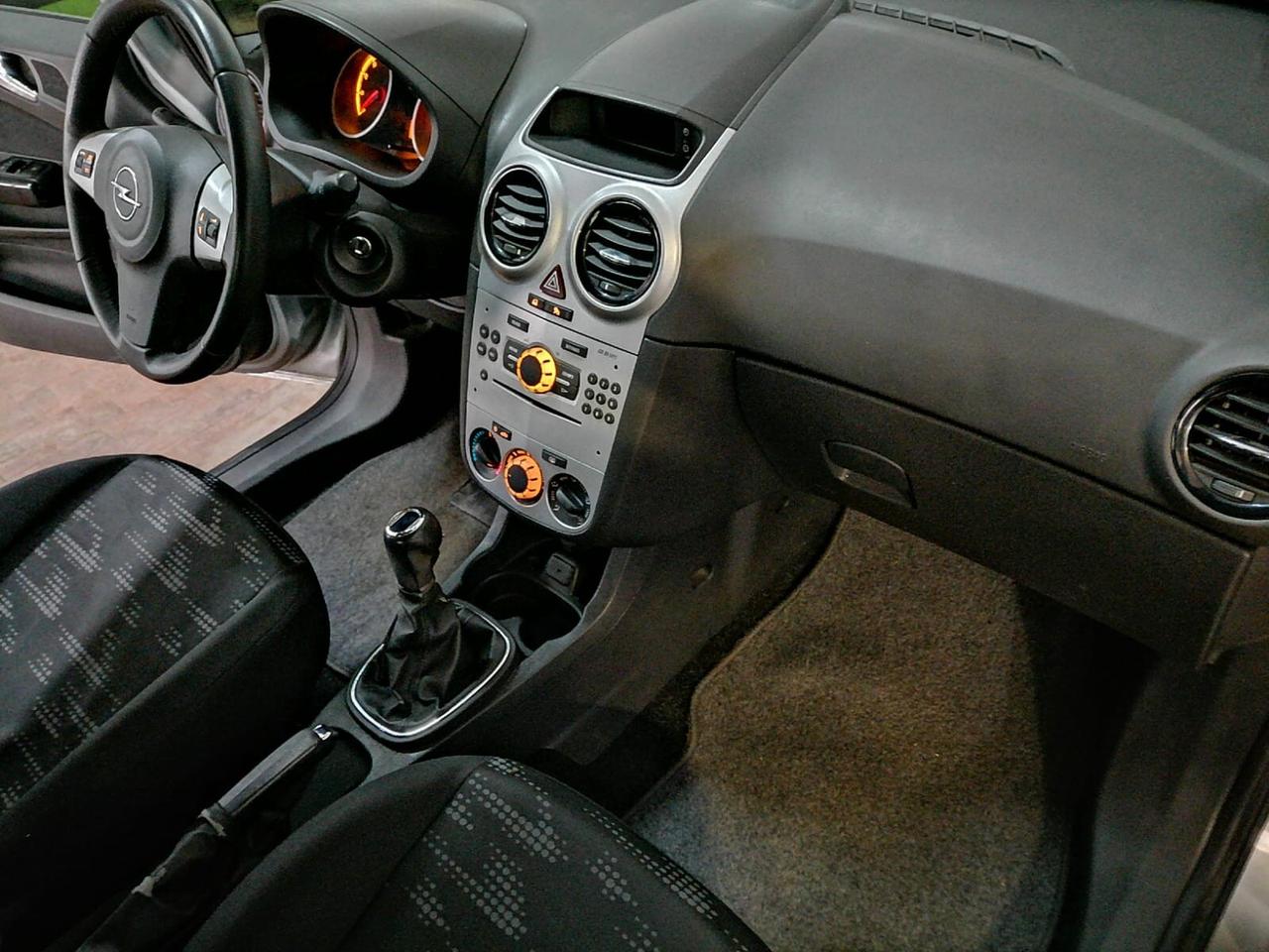 Opel Corsa 1.2 16v 85cv Cosmo Ok Neop.