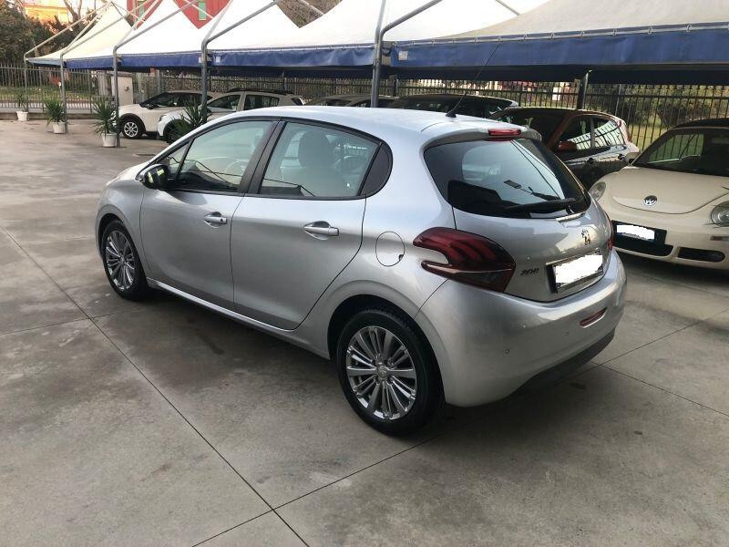 Peugeot 208BlueHDi 75cv anno 2017