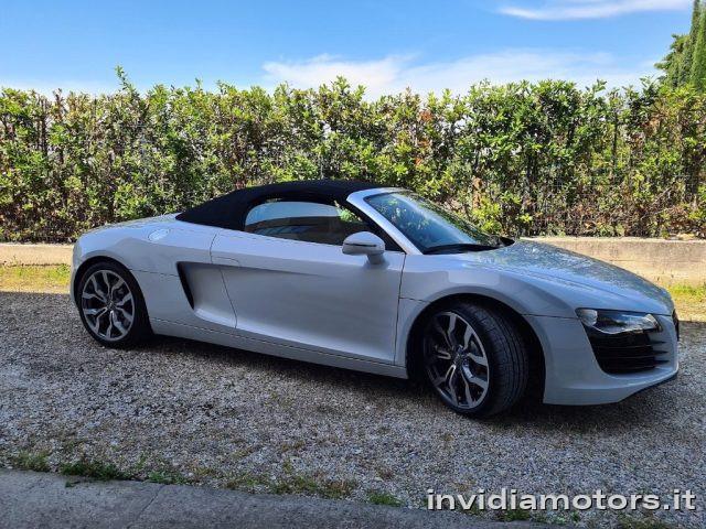 AUDI R8 Spyder 4.2 V8 FSI quattro R tronic