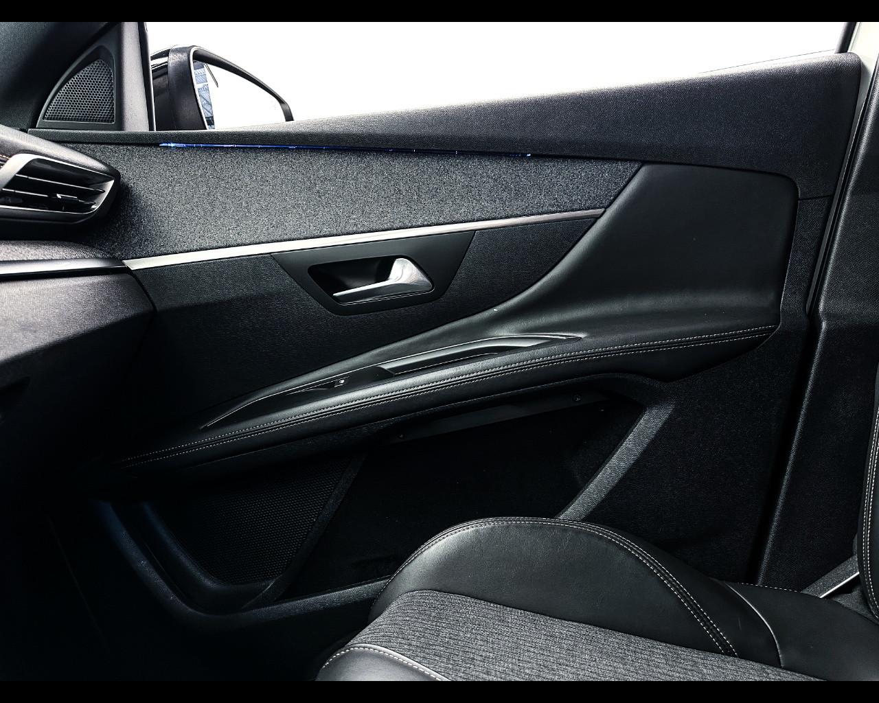 PEUGEOT 3008 2ª serie - 3008 BlueHDi 130 S&S EAT8 Allure
