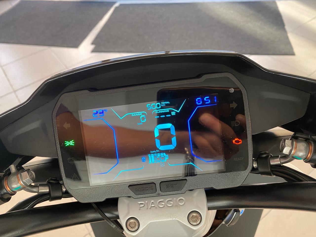 PIAGGIO ONE ACTIVE (2.7 KWH)