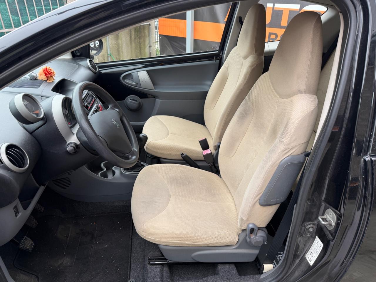 Peugeot 107 1.0 benzina euro4 68CV neopatentati