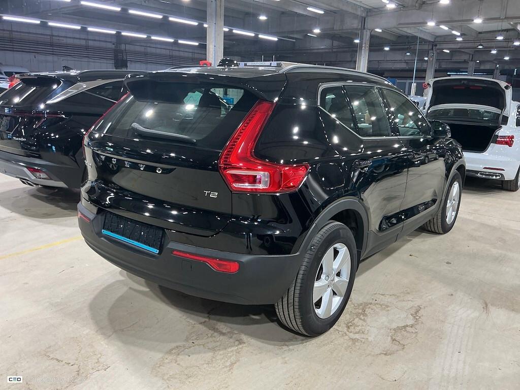 VOLVO XC40 1.5 T2 129CV 6M. MOMENTUM PRO ( FARI LED - COCKPIT - CRUISE - NAVI - MIRROR - SENSORI POST. )