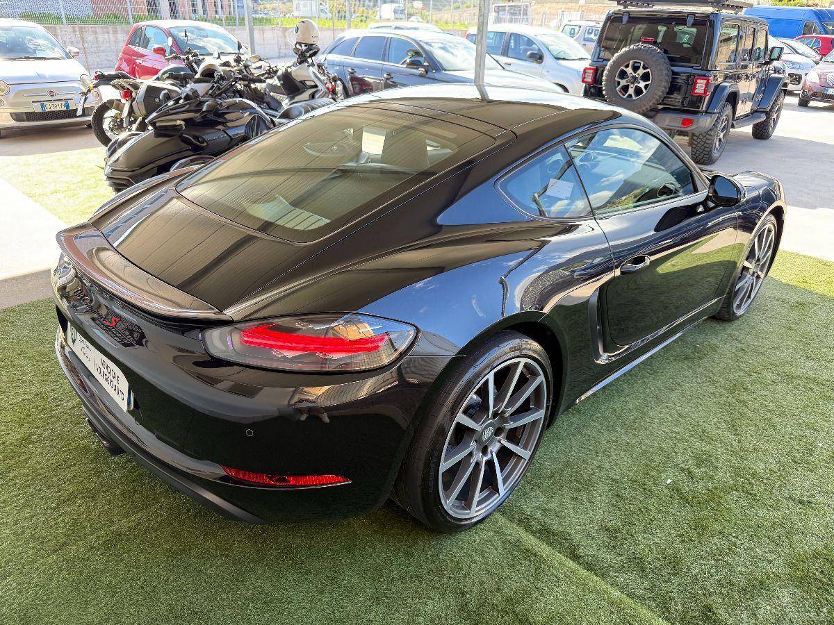 PORSCHE - 718 cayman -