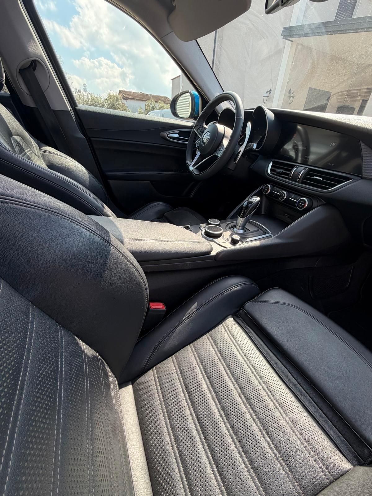 Alfa Romeo Giulia 2.2 Turbodiesel 210 CV AT8 AWD Q4 Veloce Ti