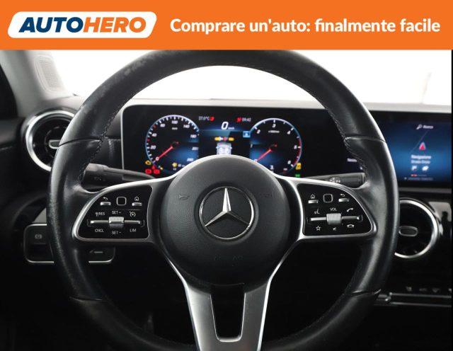 MERCEDES-BENZ A 200 d Automatic Premium