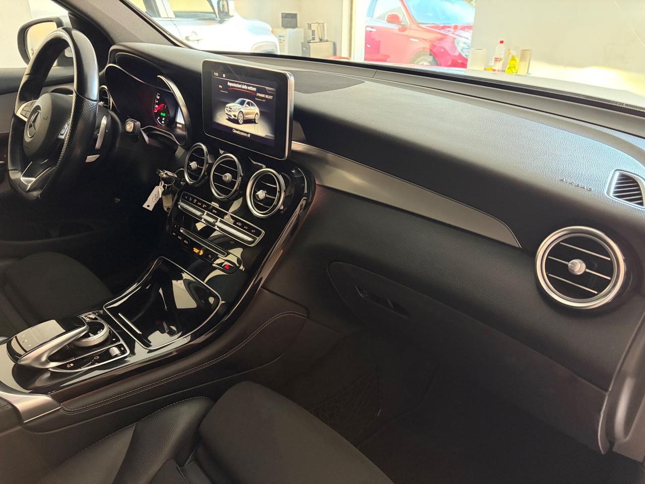 MERCEDES GLC 250 D PREMIUM 4 MATIC AUTO