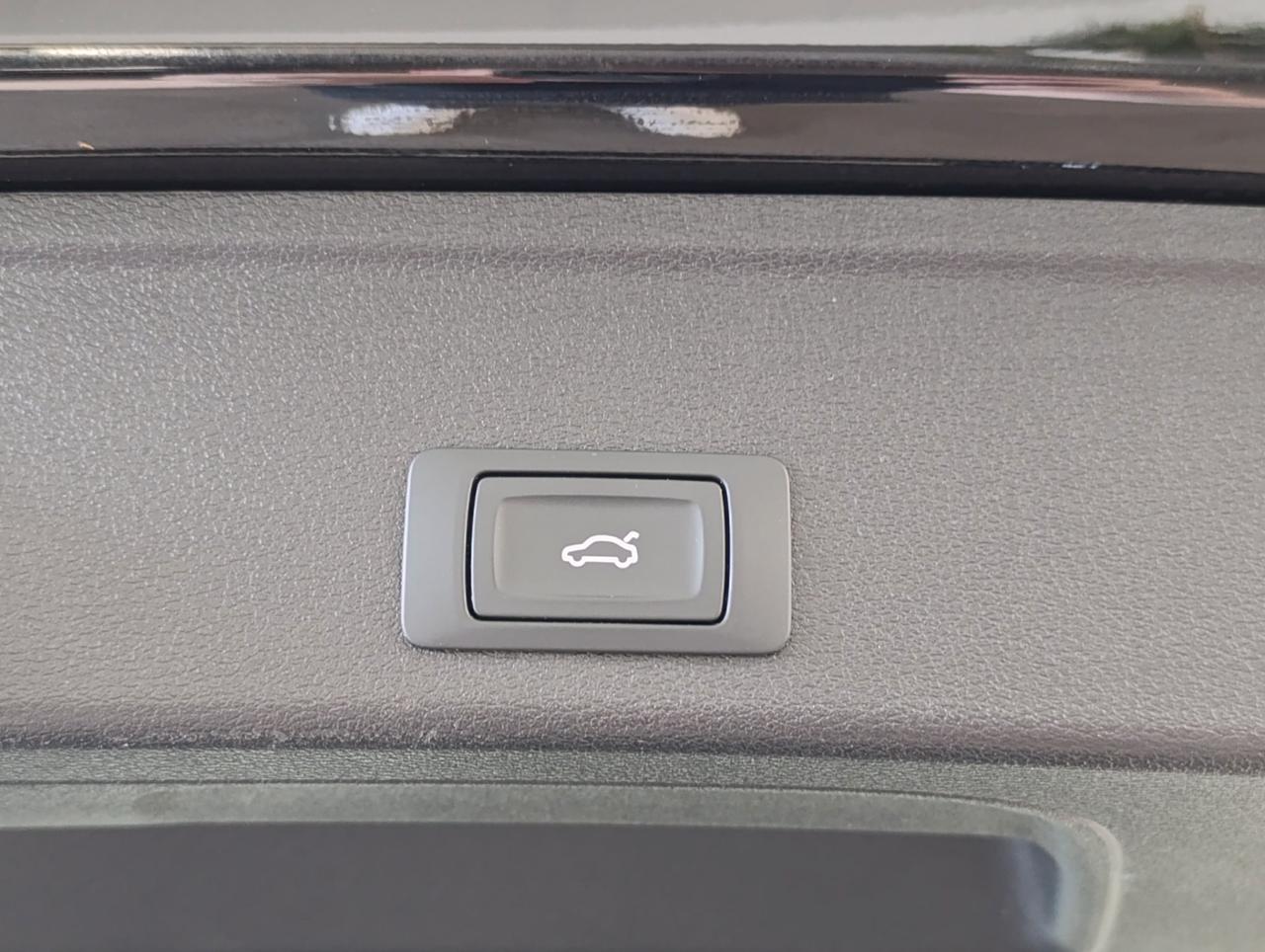 Audi A4 Avant 40 2.0 tdi mhev Business Advanced 204cv s-tronic