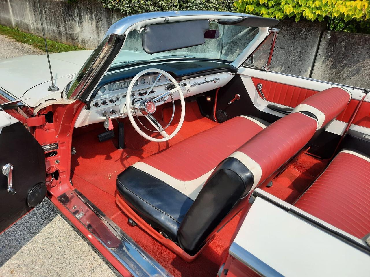 Ford Galaxie Sunliner Convertibile del 1960