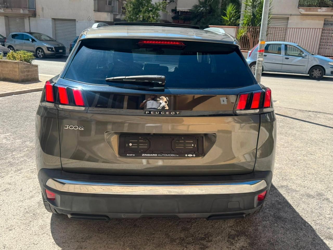 PEUGEOT 3008 1.6 HDI 120 CV. EAT8 TETTO+NAVI+BIXENO