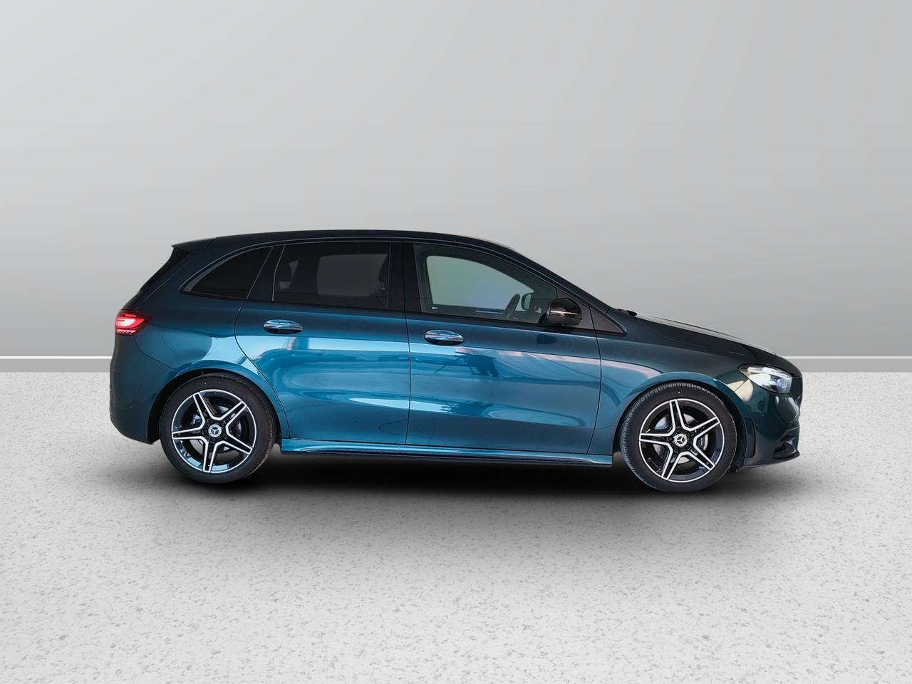 Mercedes-Benz Classe B - W247 2023 - B 180 d AMG Line Advanced Plus auto