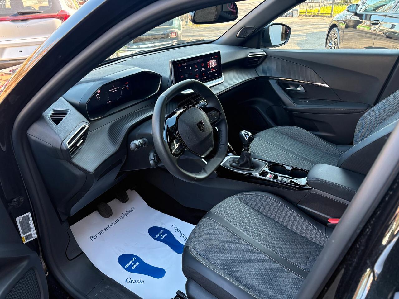 Peugeot 2008 Allure 1.2 bz 101cv - 04/2025