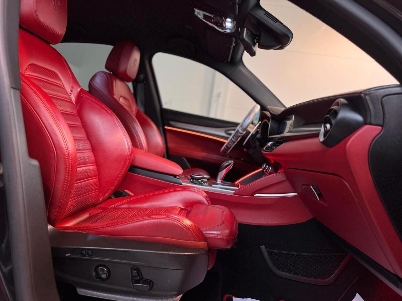 Alfa Romeo Stelvio 2.0 Turbo 280 CV AT8 Q4 VELOCE