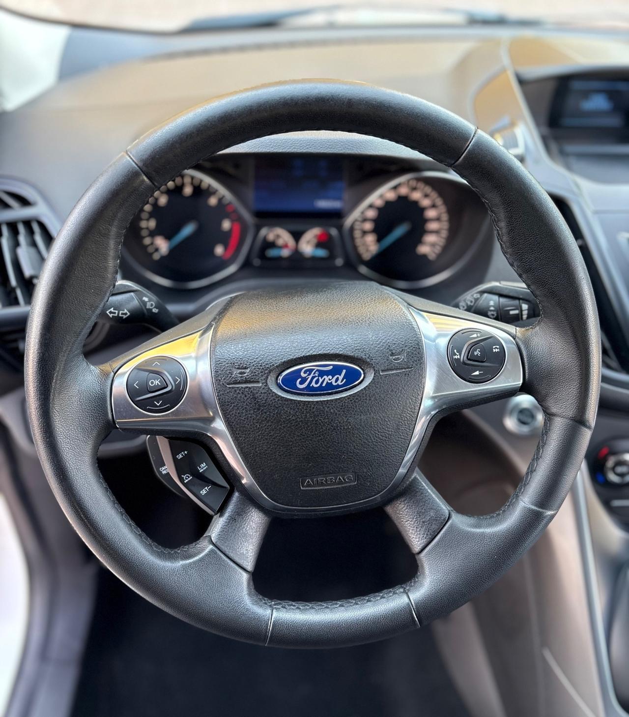 Ford Kuga 2.0 TDCI 140 CV 4WD Powershift