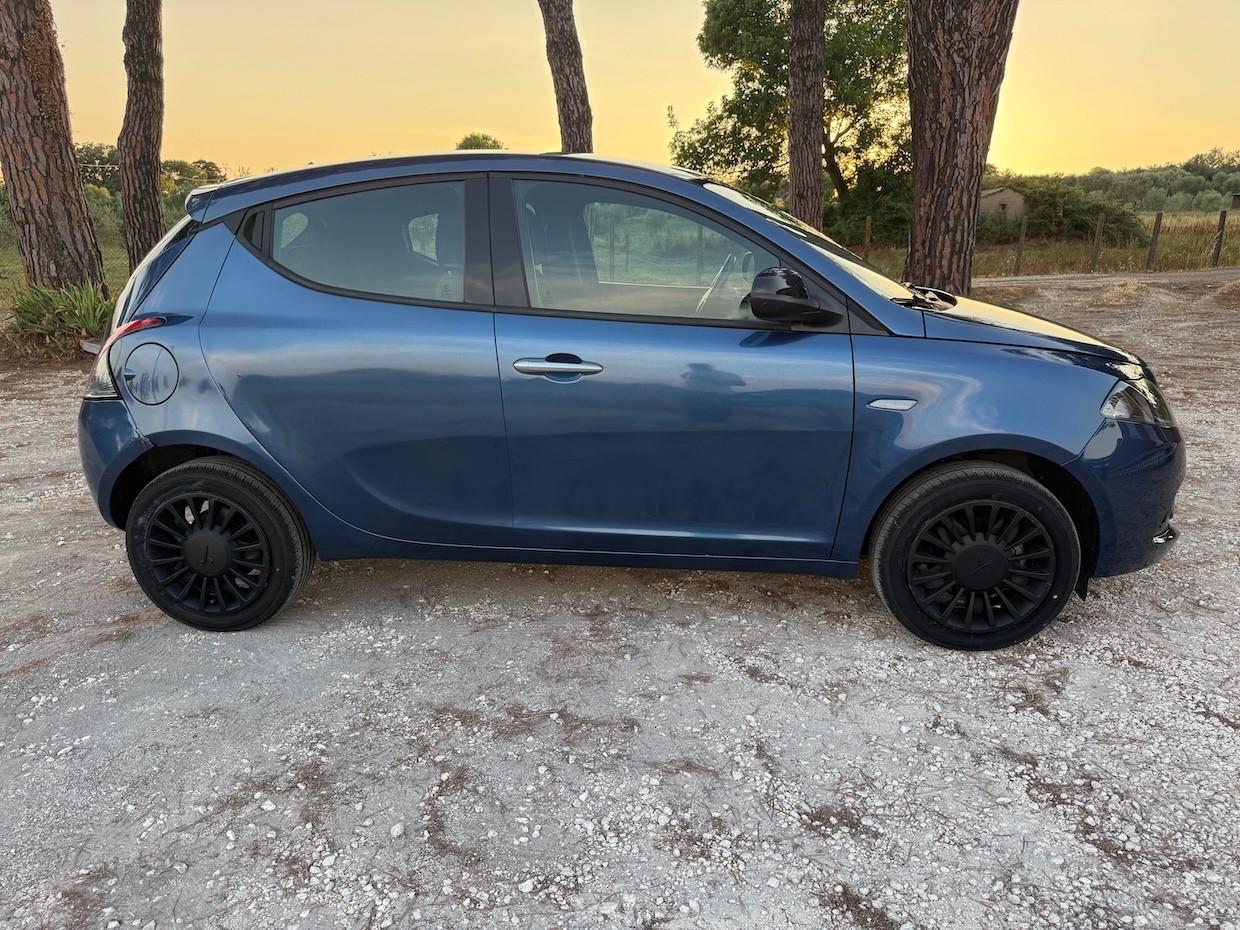 Lancia Ypsilon 1.0 FireFly 5 porte S&S Hybrid