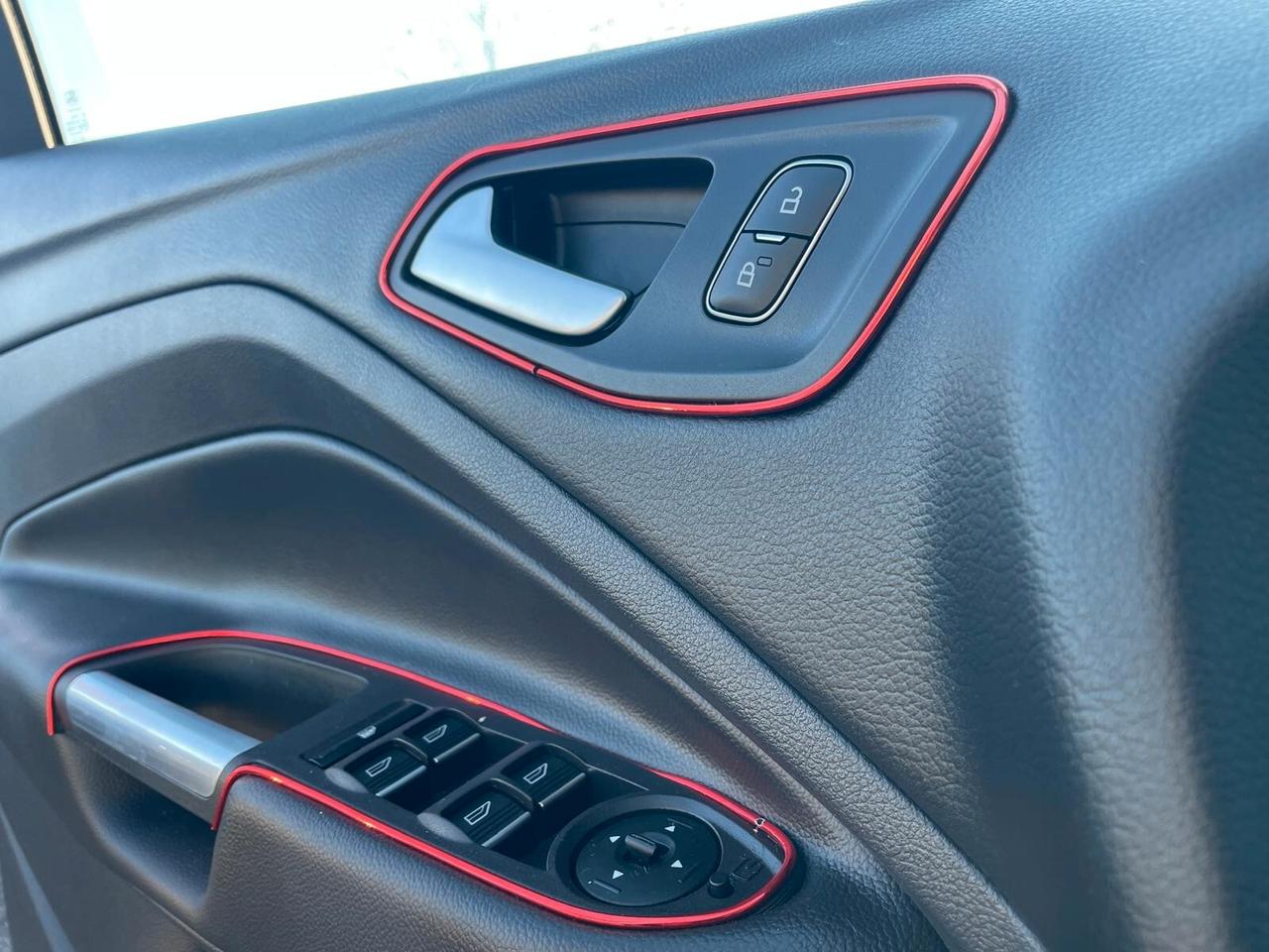 Ford Kuga 2.0 TDCI 120 CV S&S 2WD ST-Line