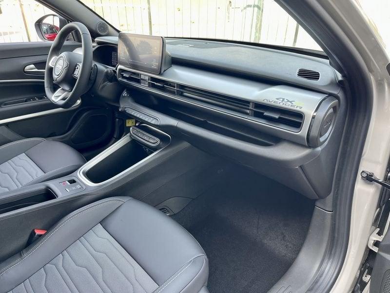 Jeep Avenger 1.2 turbo e-hybrid mhev Upland 4xe 145cv edct6 - KM0