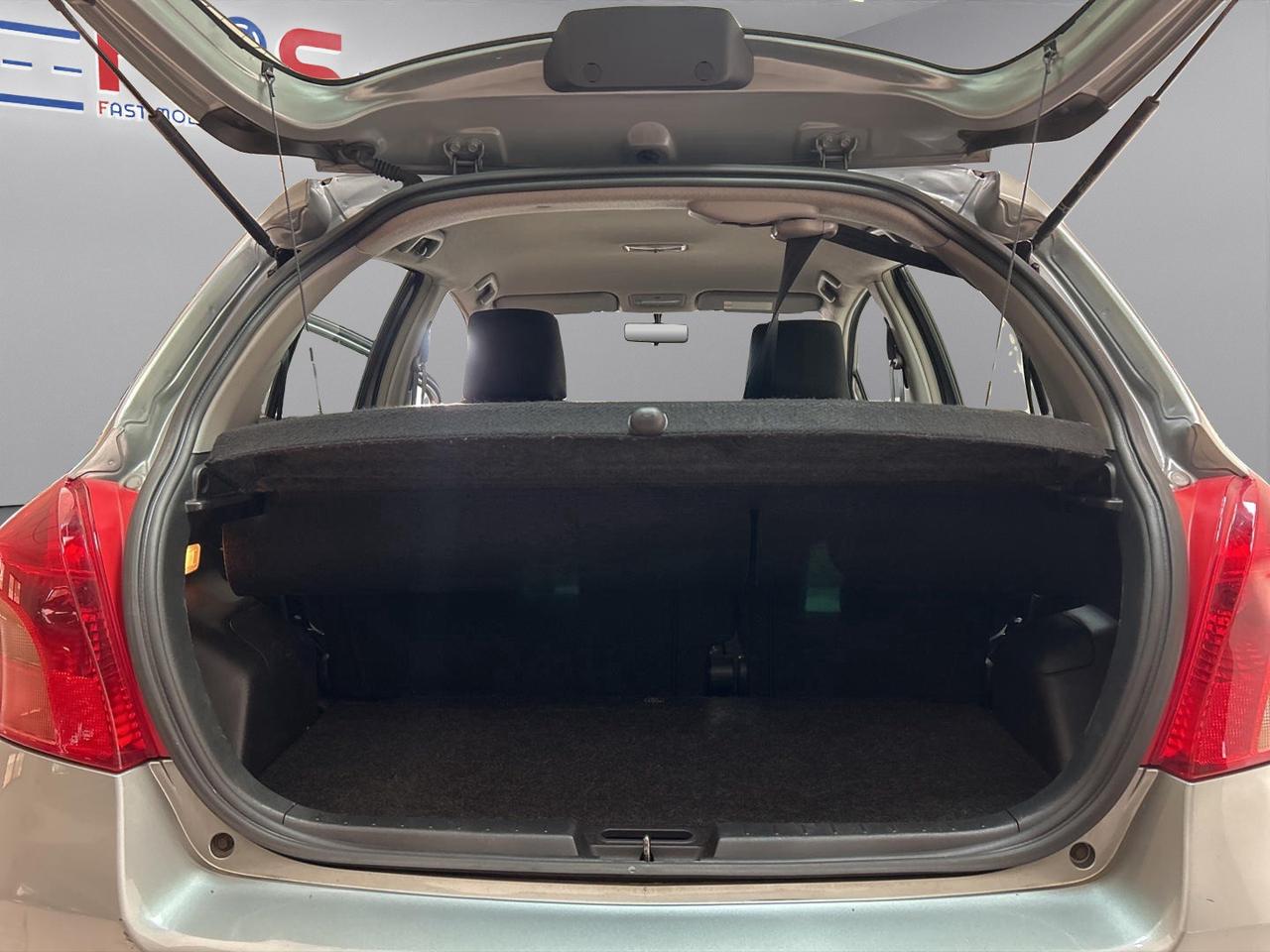 Toyota Yaris 5p 1.0 Sol