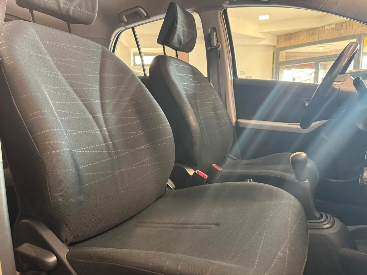 Toyota Yaris 1.0 5 porte Sol