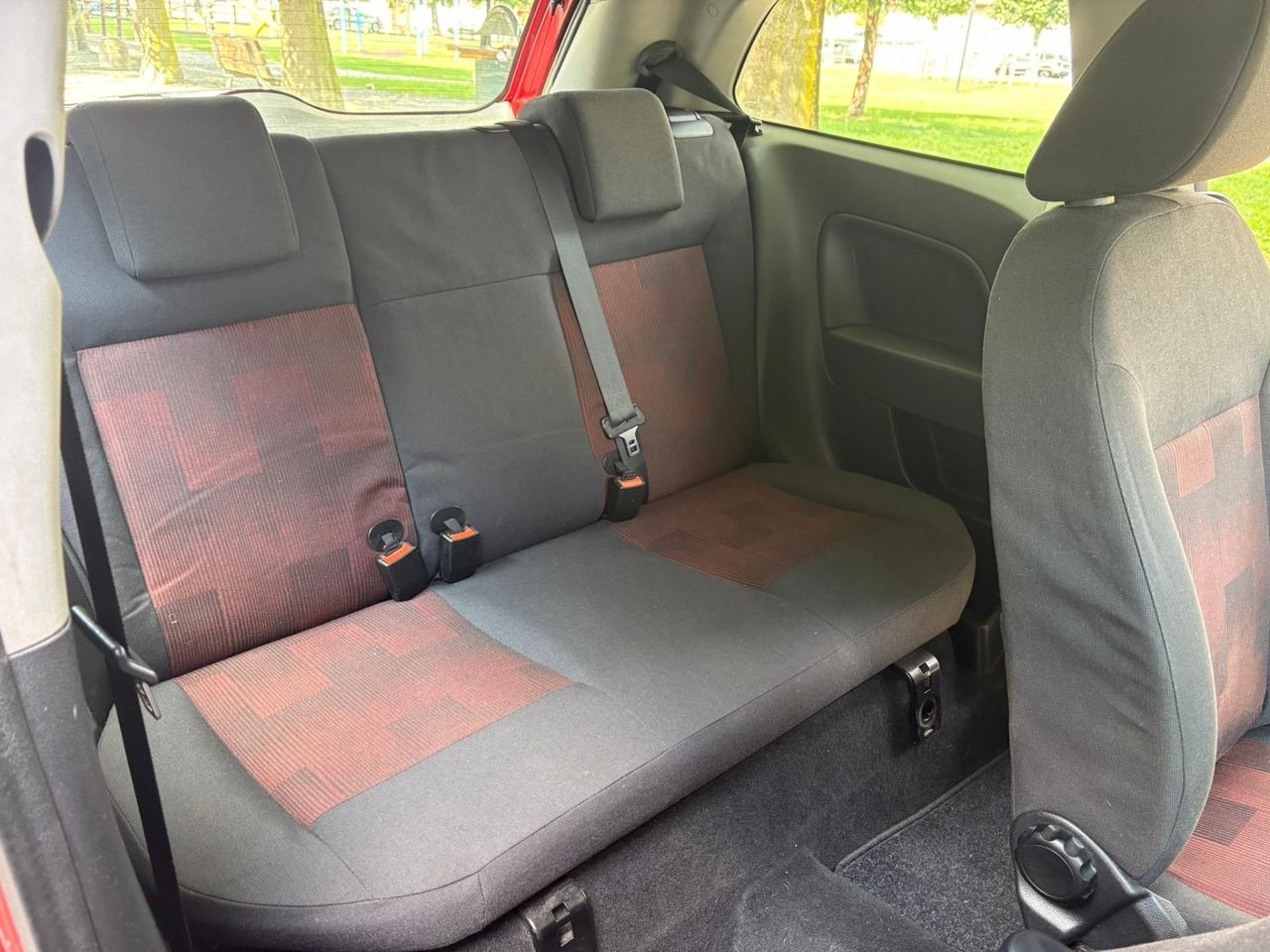 Ford Fiesta 1.2 benz. Neopatentati