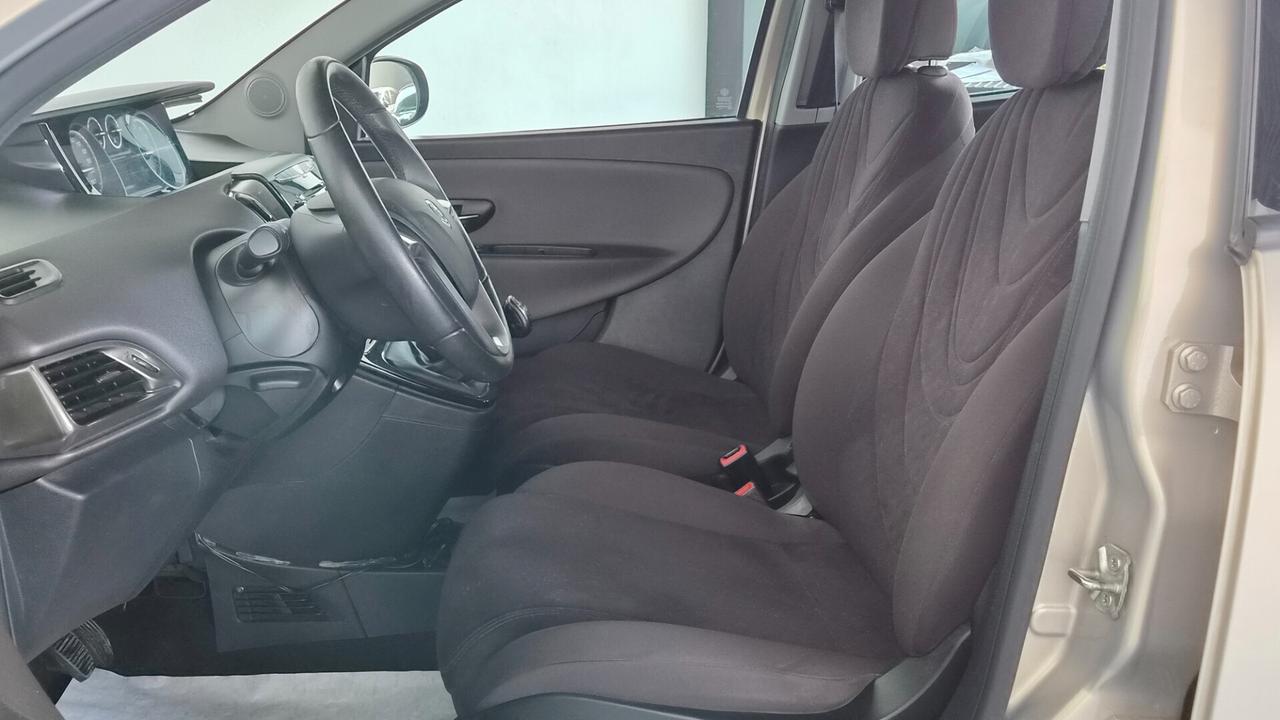 Lancia Ypsilon 1.2 69 CV 5 porte S&S Gold