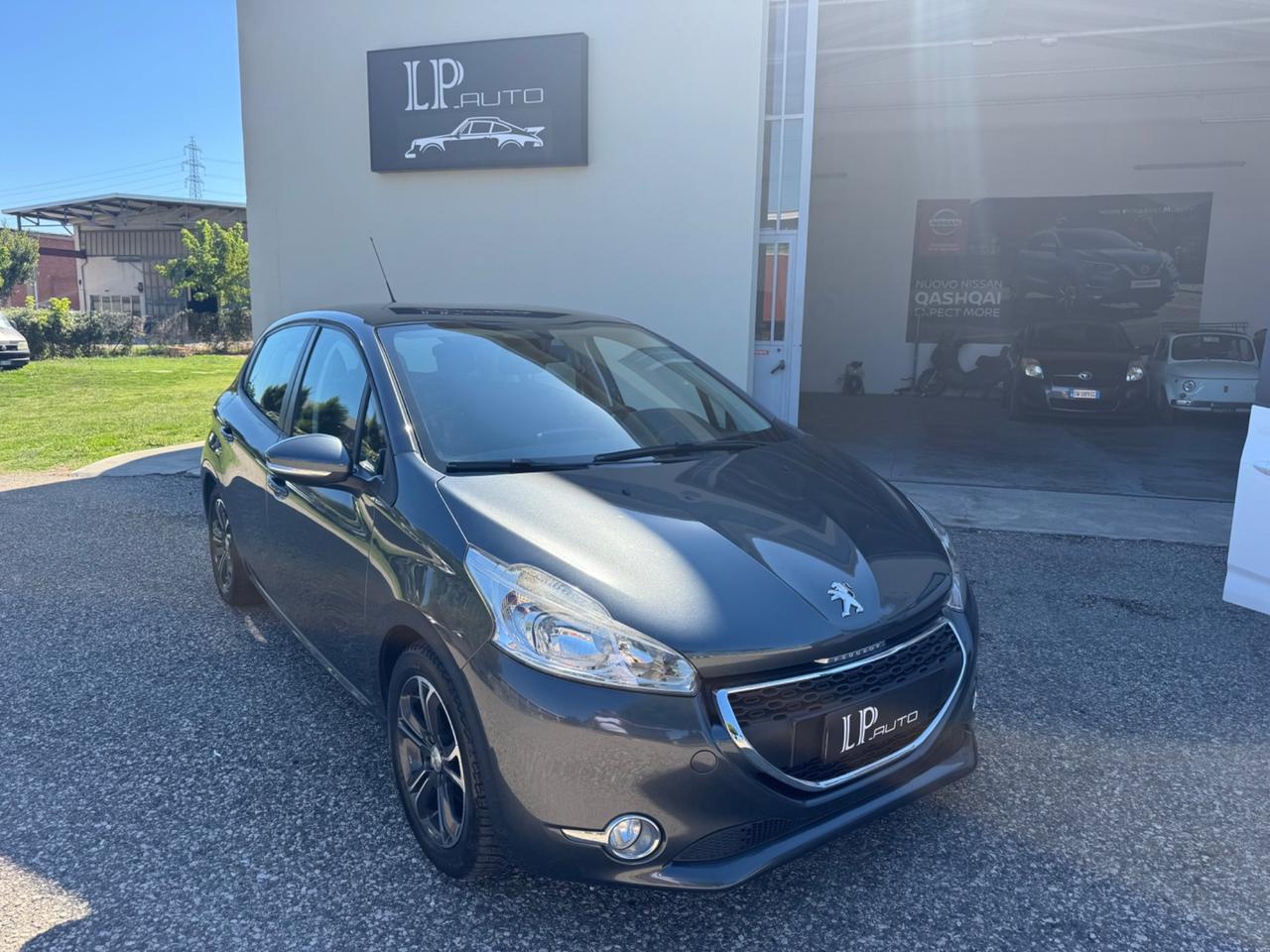 Peugeot 208 1.4 HDi 68 CV 5 porte Allure