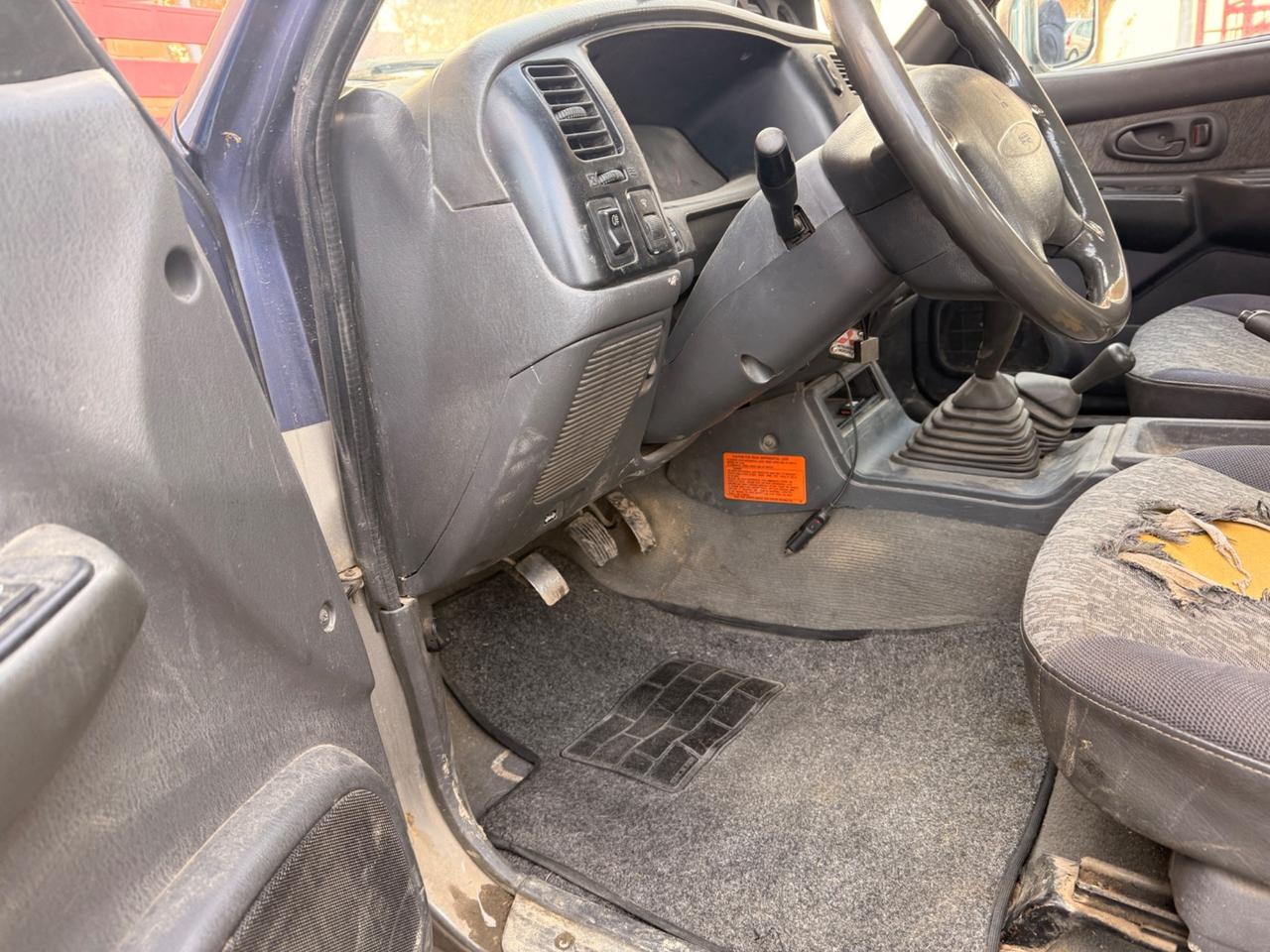 Mitsubishi L200 2.5 TDI 4WD Club Cab Pick-up GLX