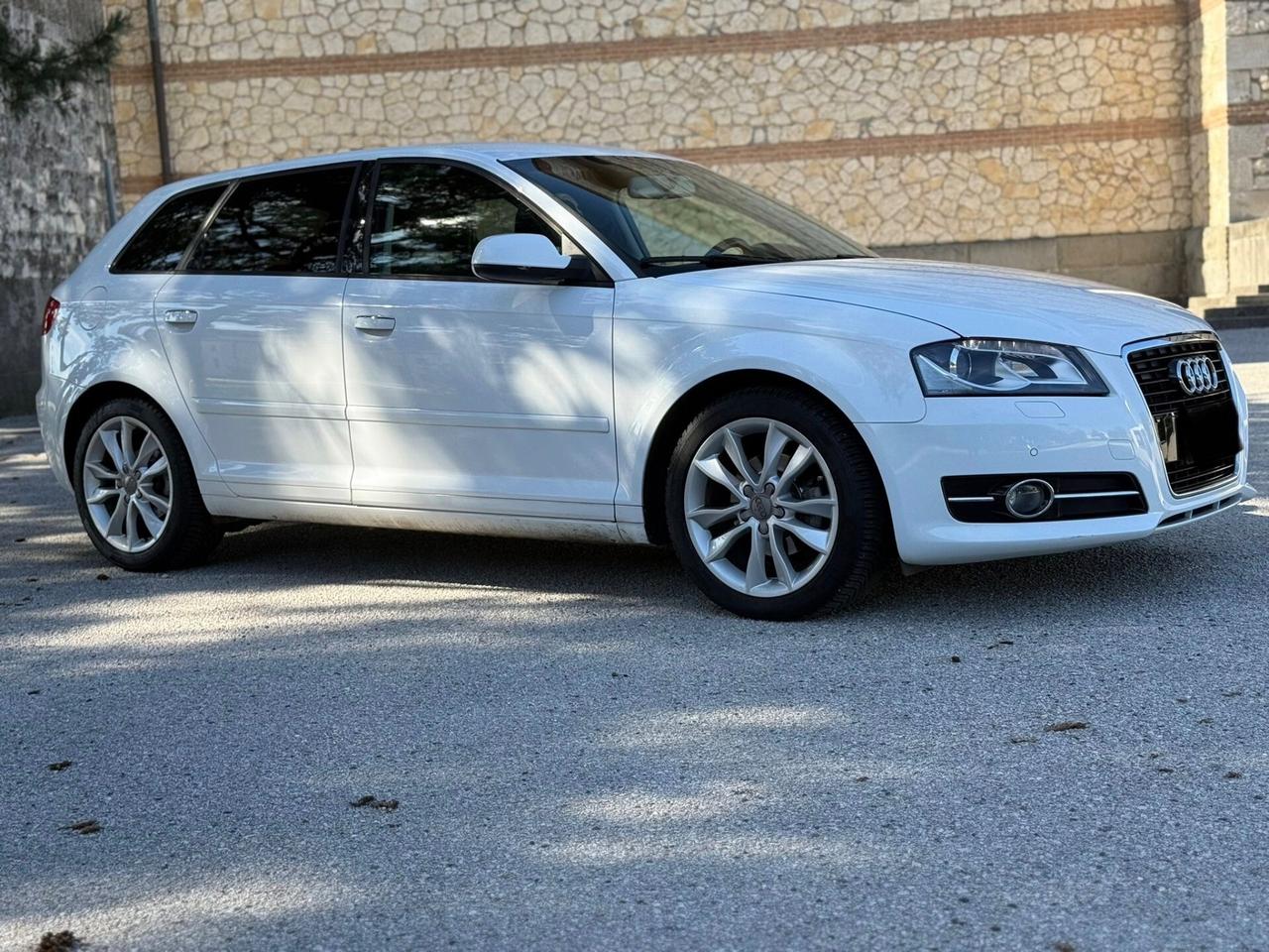 Audi A3 SPB 1.6 TDI 105 CV CR Ambition
