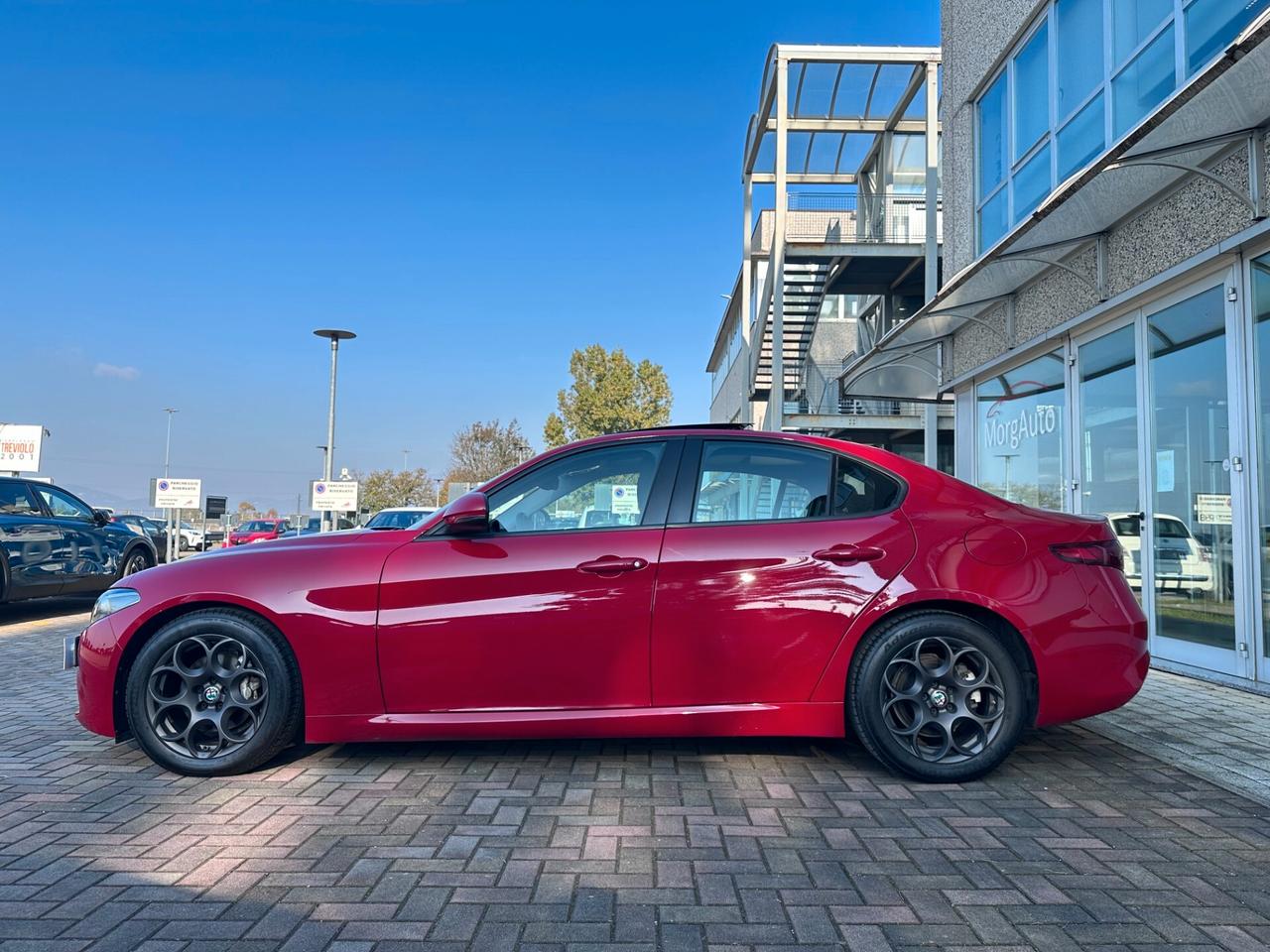 Alfa Giulia 2.2d AUTOMATICA EURO6D! TETTO APRIBILE! XENON NAVI