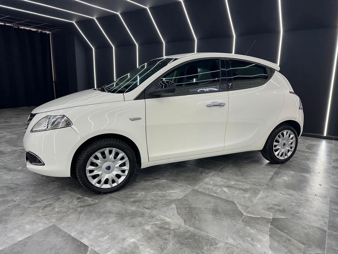Lancia Ypsilon III 2011 1.2 8v Platinum