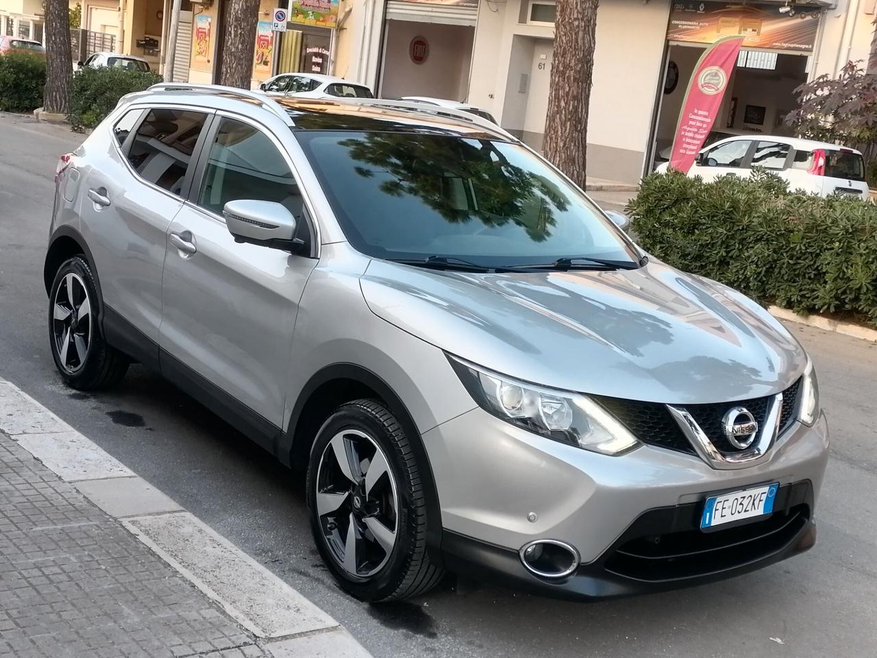 Nissan Qashqai 1.5 dCi NAVI CAMERE360 TETTO - 2016