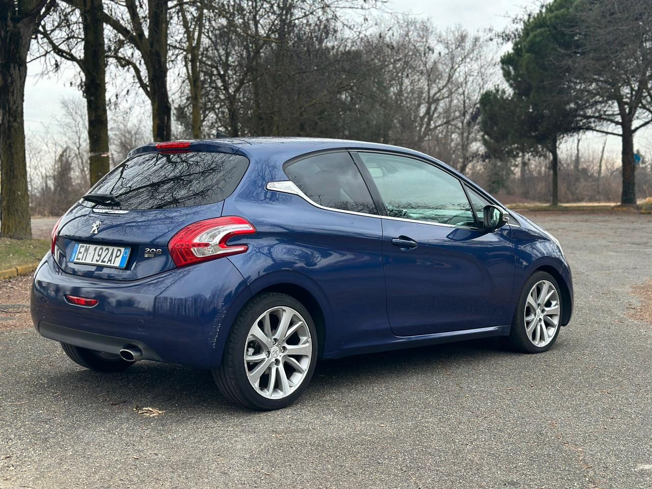 Peugeot 208 1.6 e-HDi 92 CV Stop&Start 3 porte Active