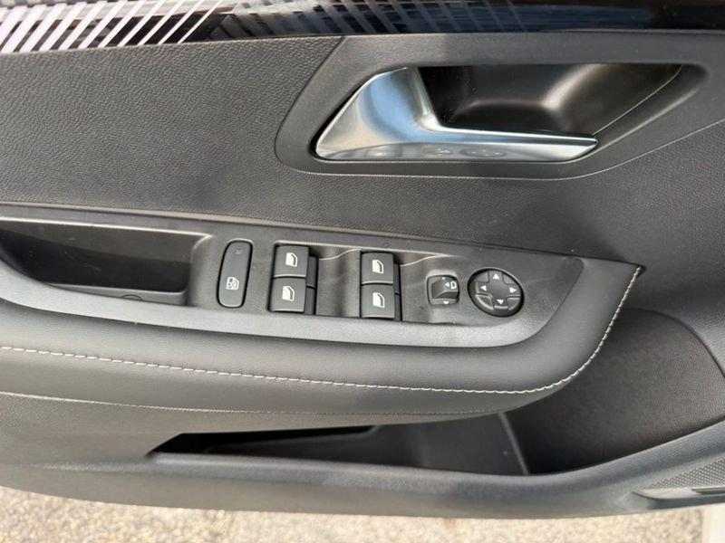 Peugeot 208 Hybrid 110 e-DCS6 Allure+Vision & Navigation Pack