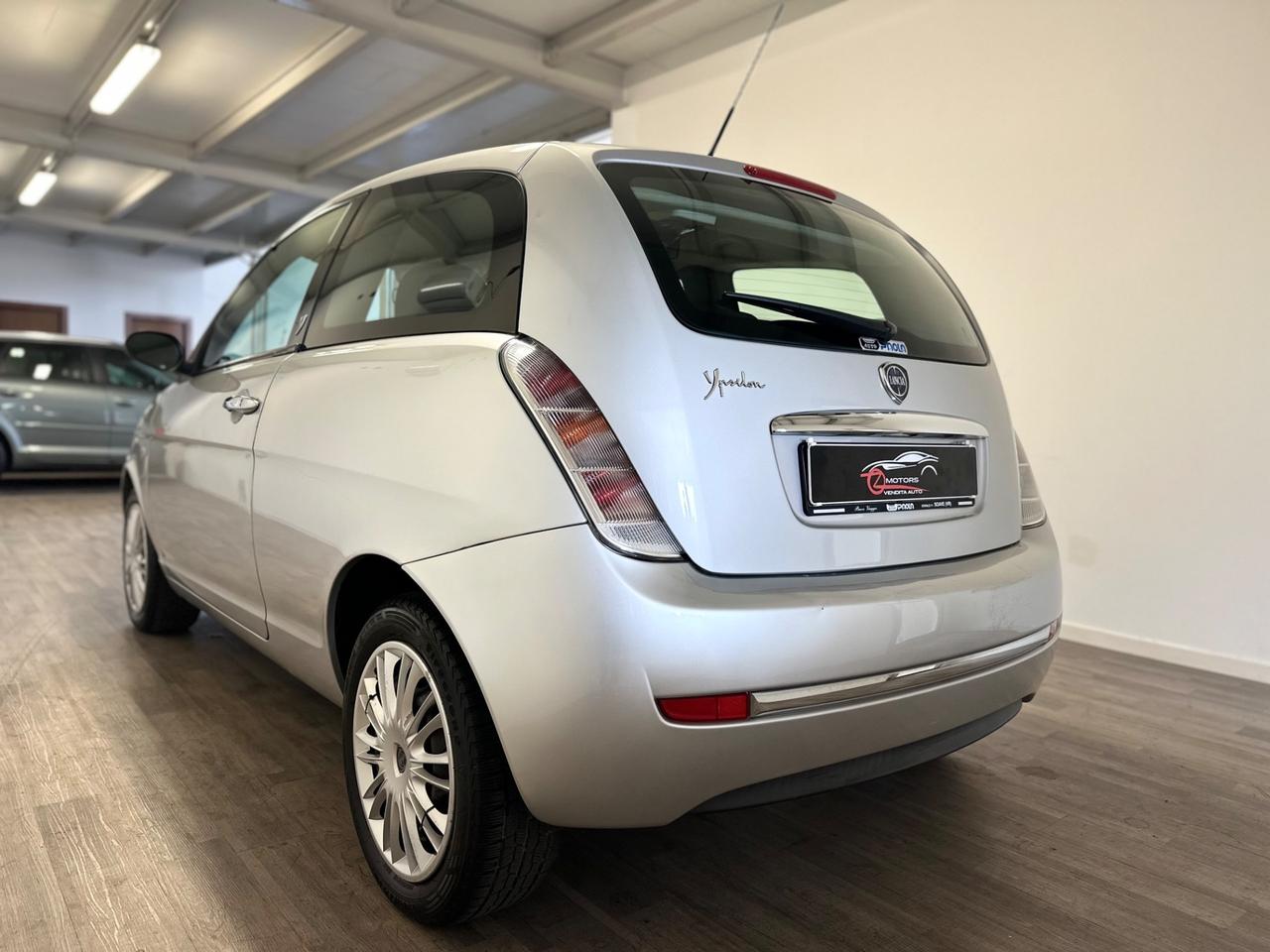 Lancia Ypsilon 1.2 Argento NEOPATENTATI