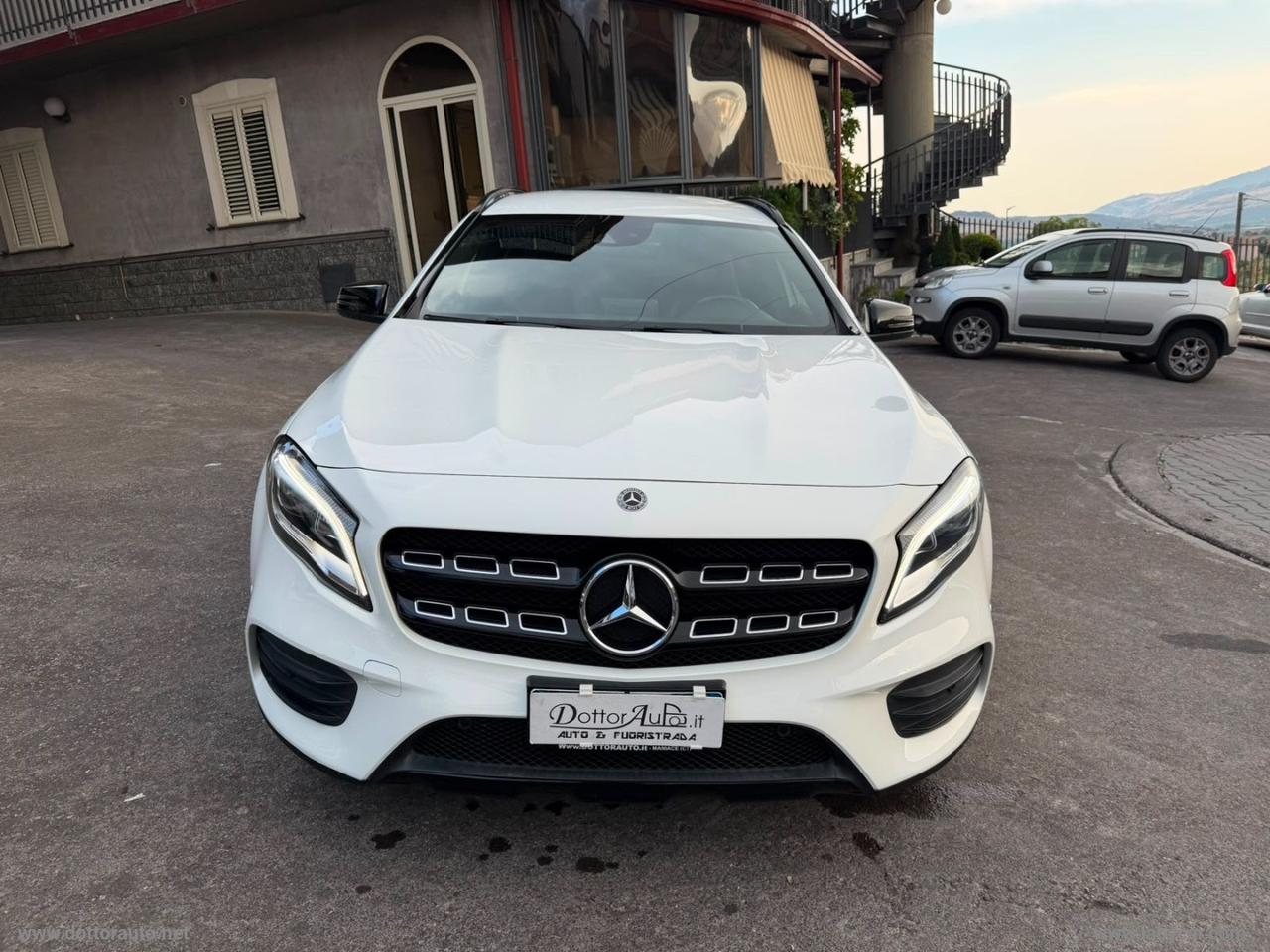 MERCEDES-BENZ GLA 200 d Automatic 4Matic Premium